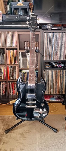 Maestro gibson guitar - by,